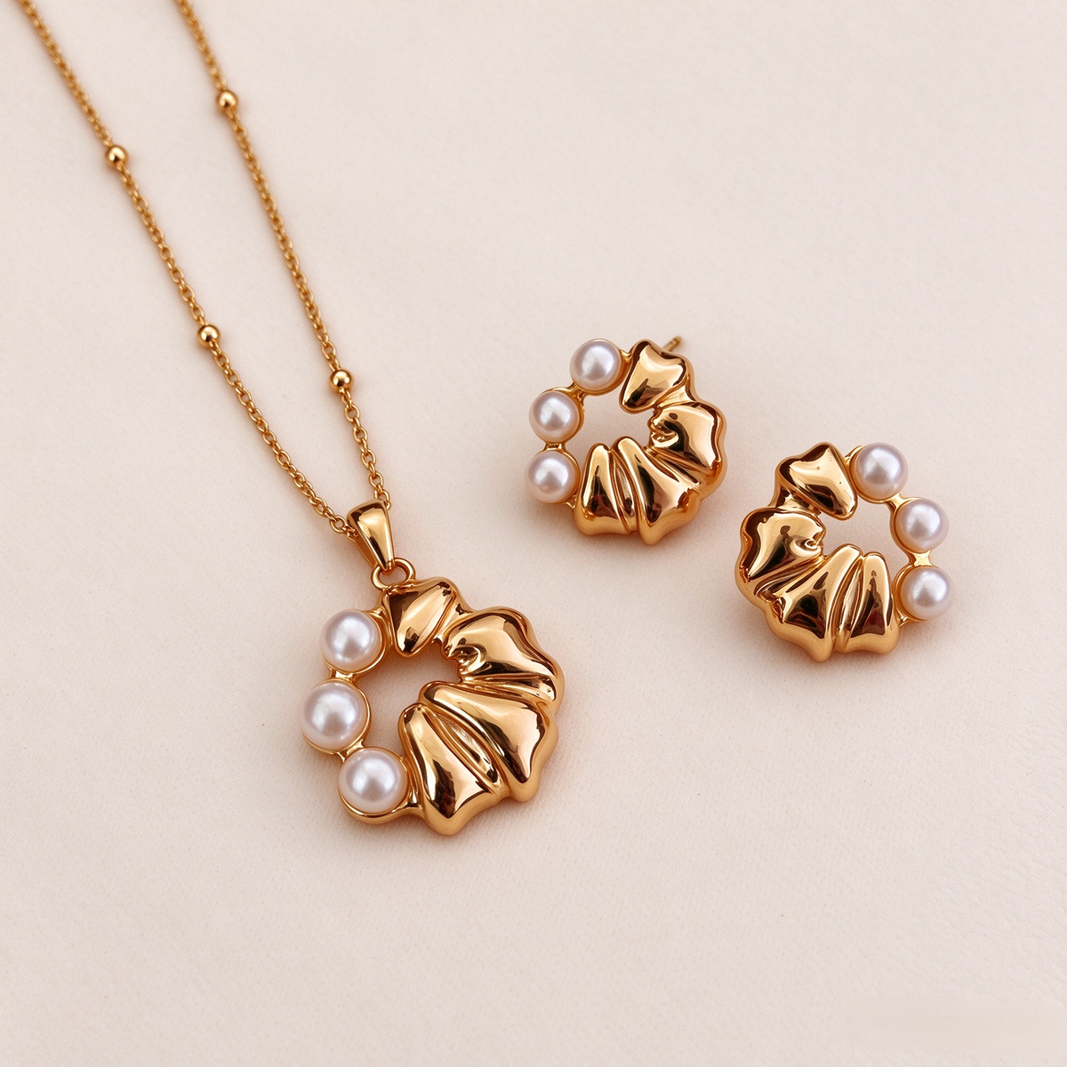 Golden Bloom Flower & Pearl Set