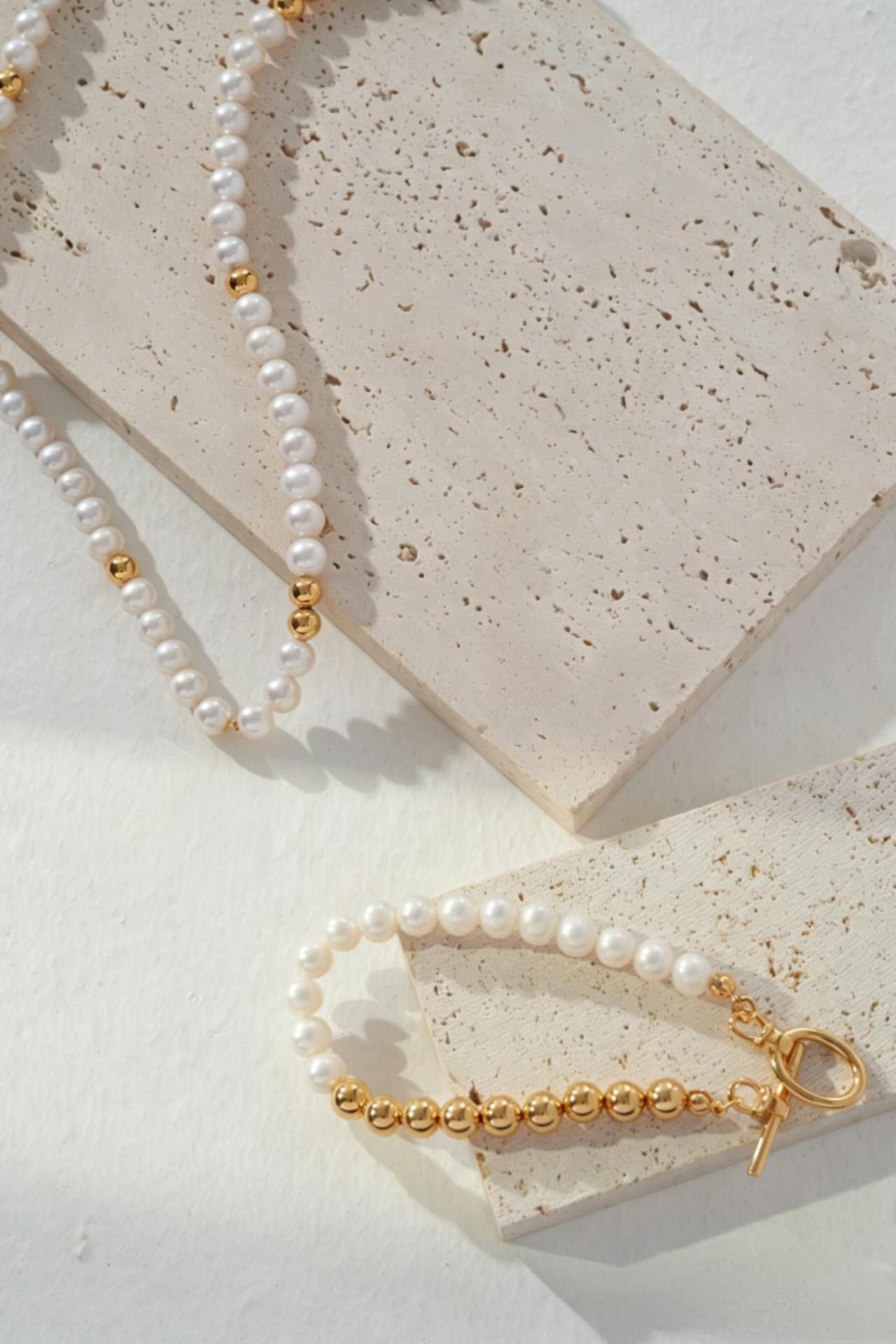 The Freedom Pearl Toggle Set