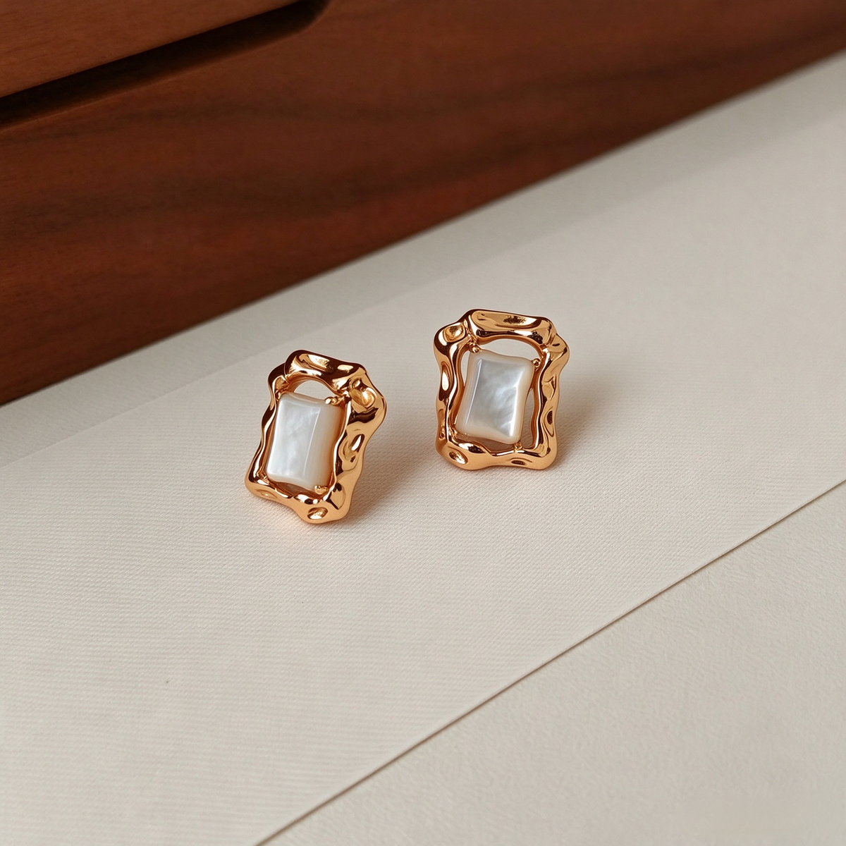 Shell Window Pearl Set