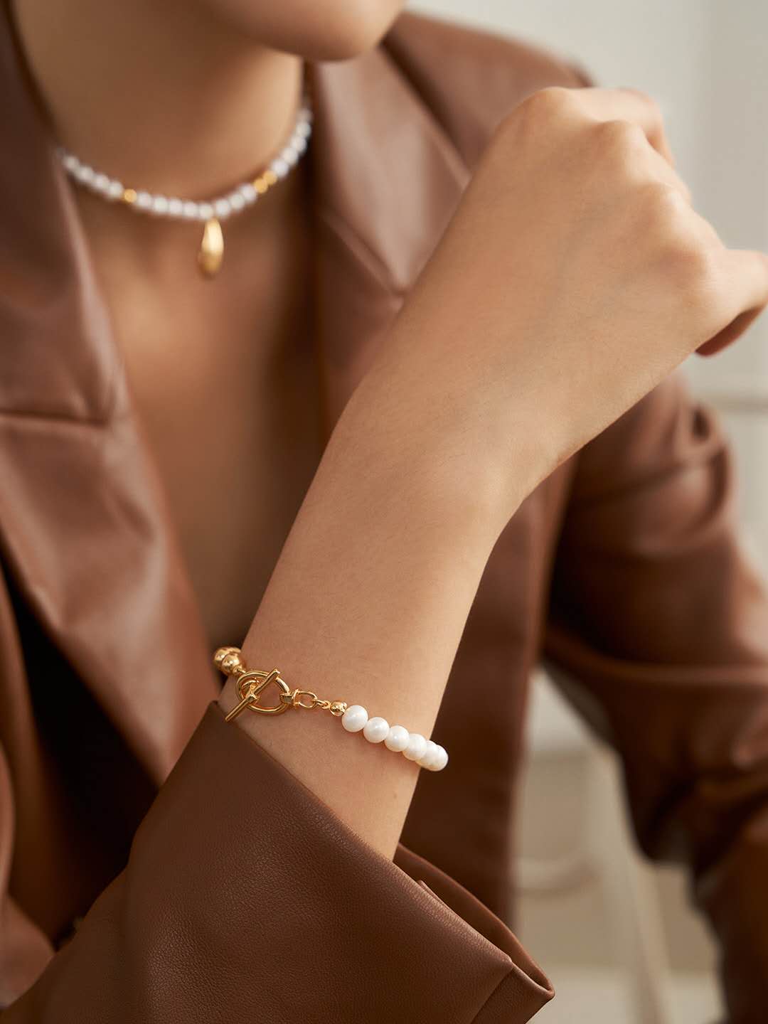The Freedom Pearl Toggle Set