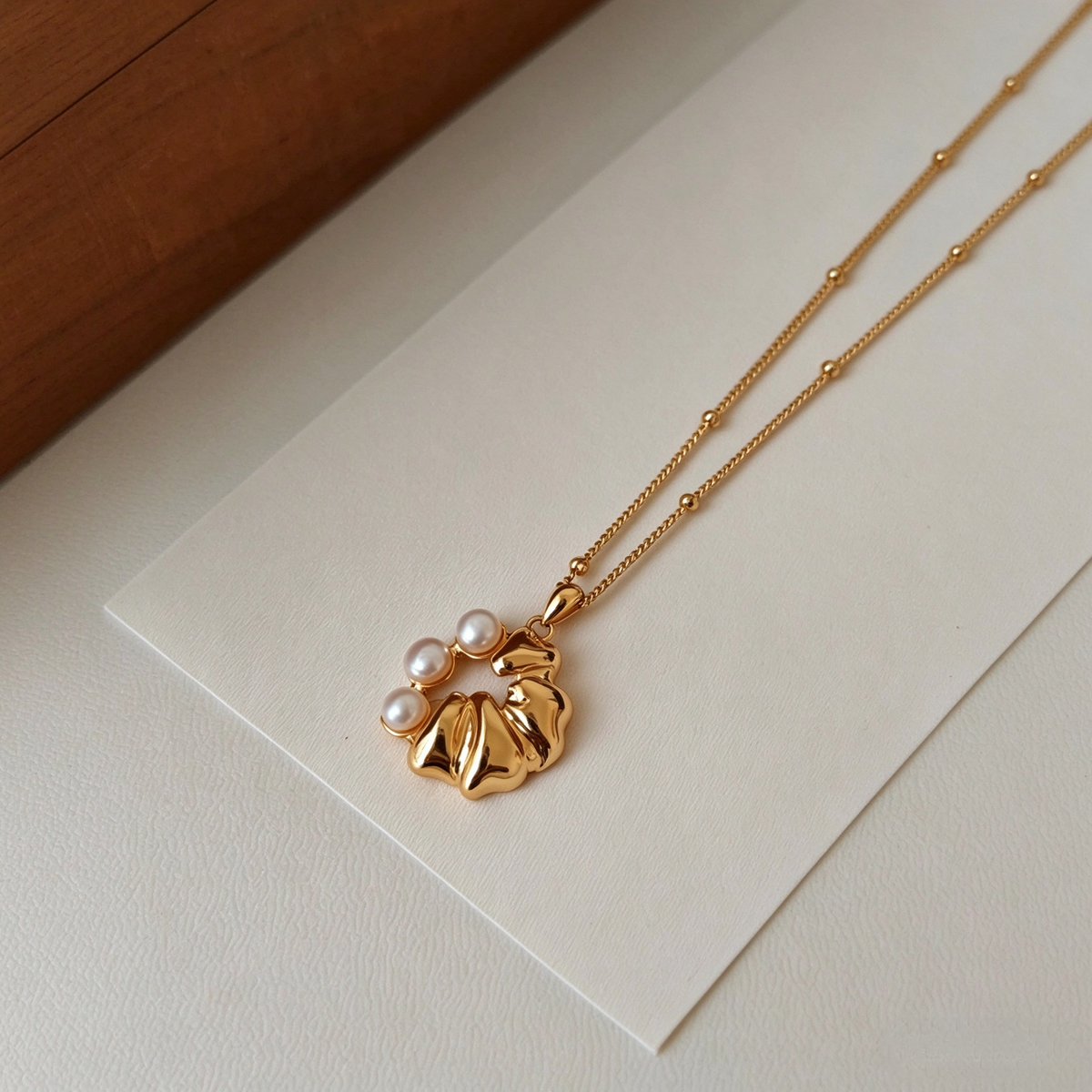 Golden Bloom Flower & Pearl Set