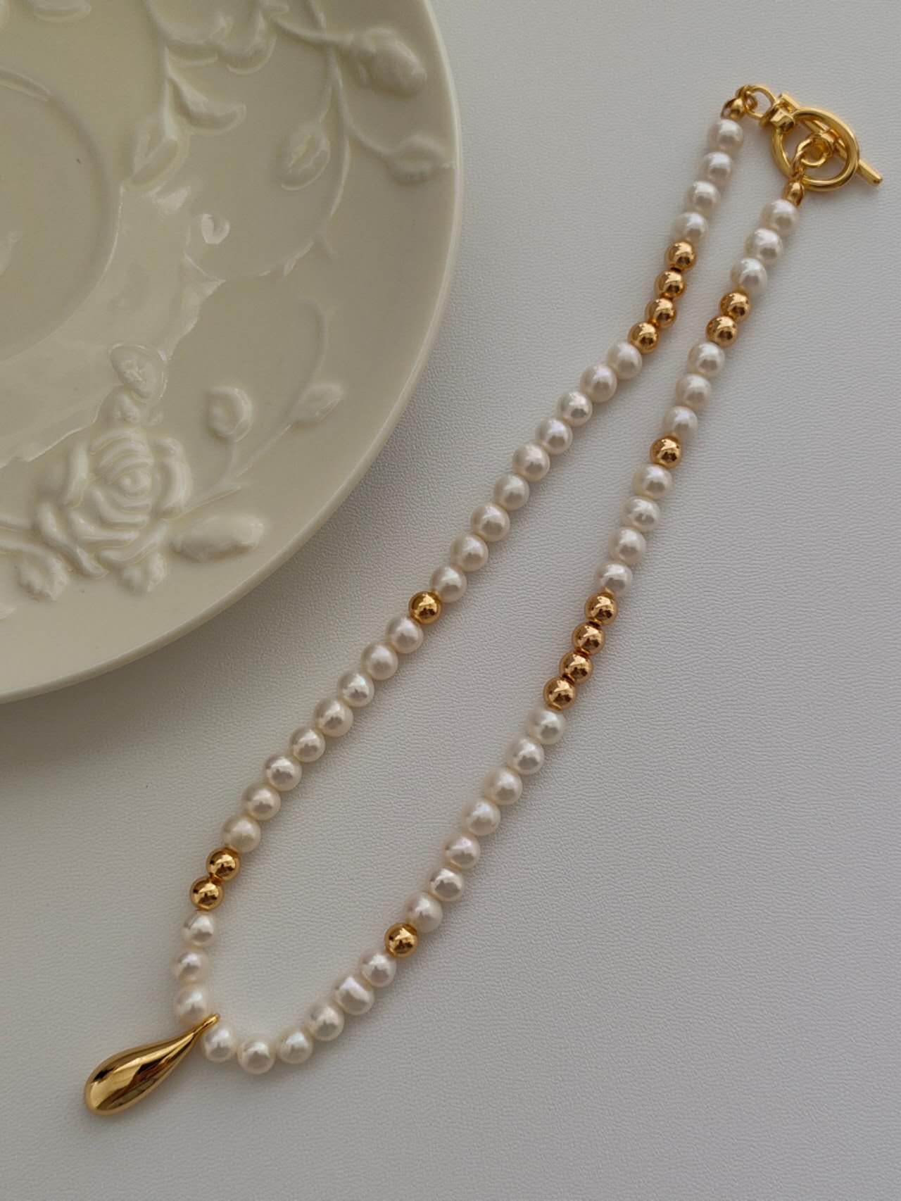 The Freedom Pearl Toggle Set