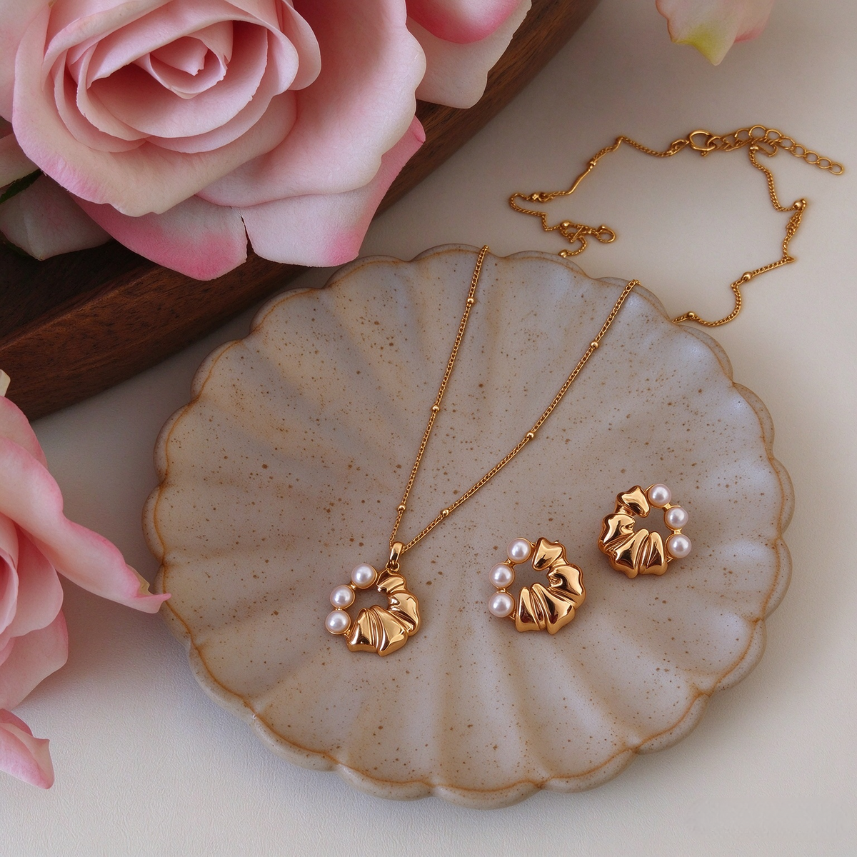 Golden Bloom Flower & Pearl Set