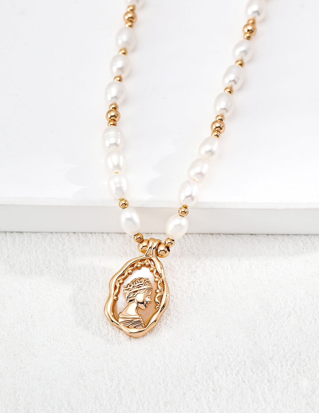 Heritage Pearl Medallion Set