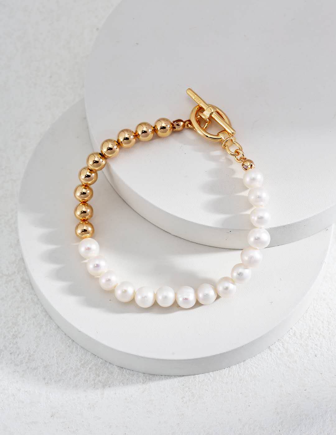 The Freedom Pearl Toggle Set