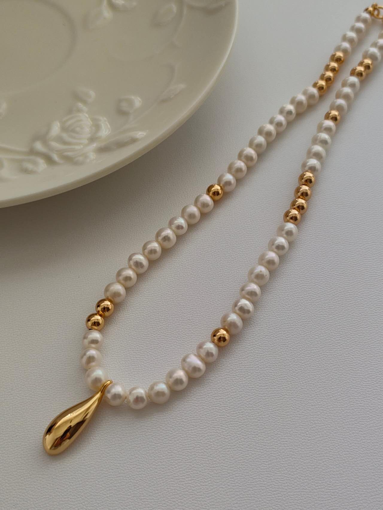The Freedom Pearl Toggle Set