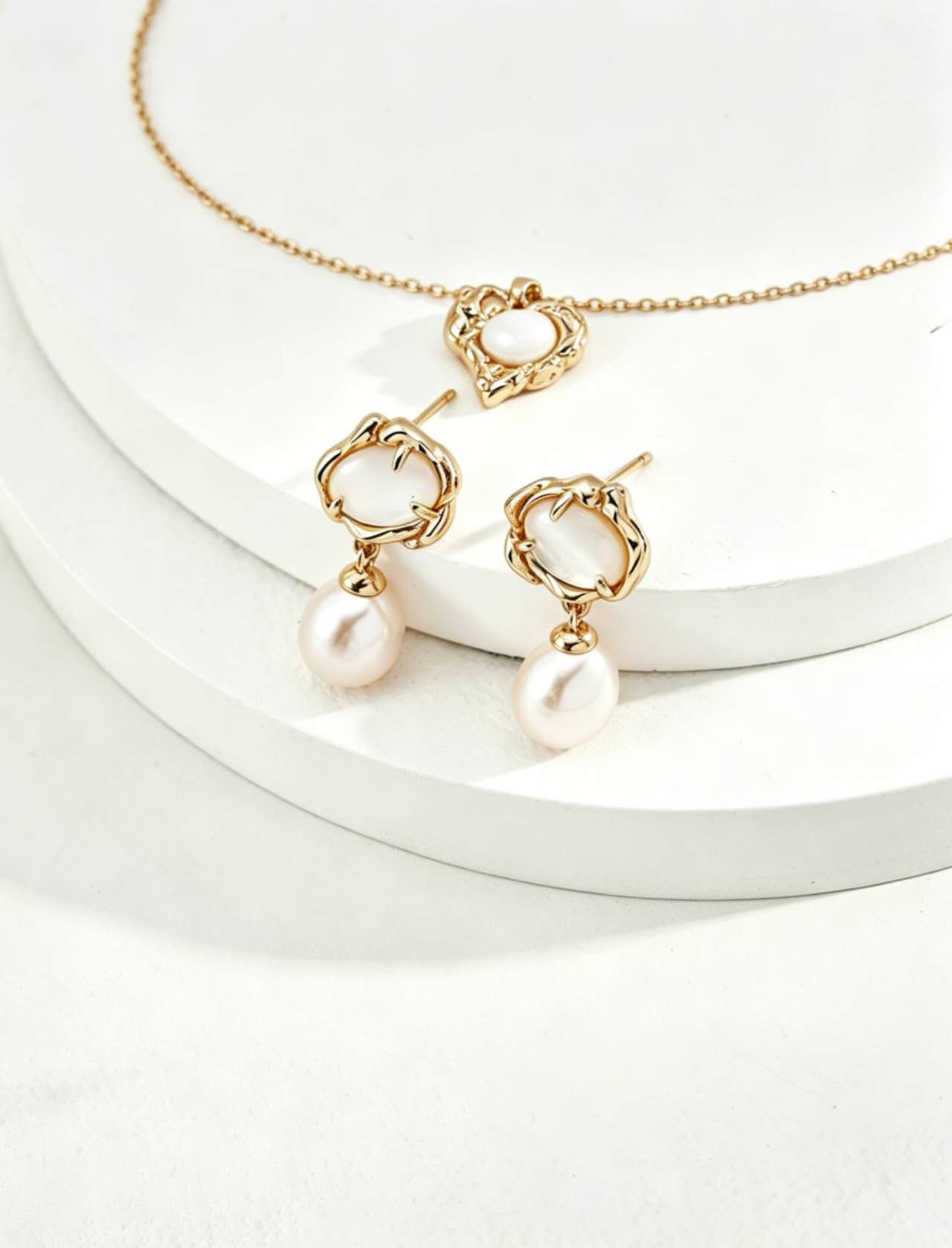 Moonlit Heart Pearl Set