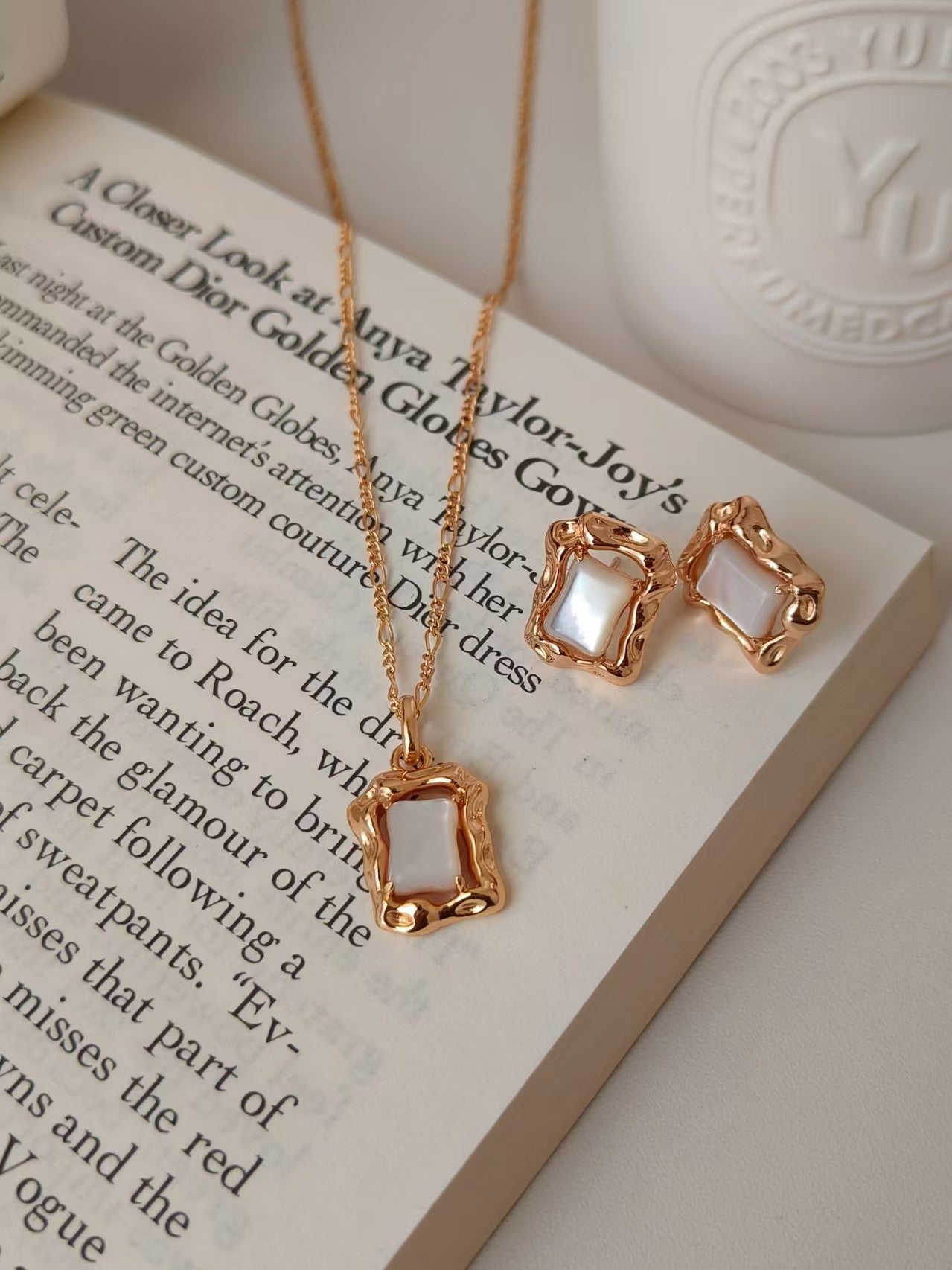 Shell Window Pearl Set