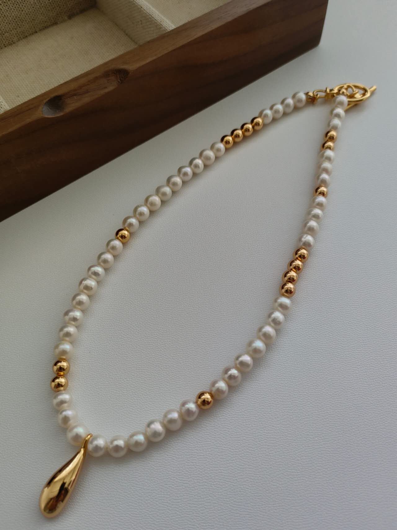 The Freedom Pearl Toggle Set